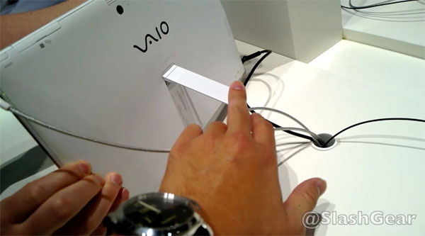 Sony công bố tablet Windows 8 mỏng nhất