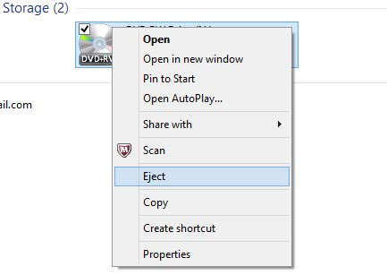 Làm sao khi DVD bị kẹt trong ổ đĩa máy tính?