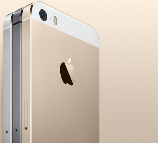 iPhone 5S với màu bạc, vàng và xám. iPhone 5C vỏ nhựa và iPhone 5S với cảm biến vân tay trình làng