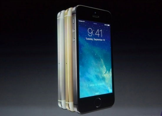 iPhone 5S thêm màu mới. iPhone 5C vỏ nhựa và iPhone 5S với cảm biến vân tay trình làng