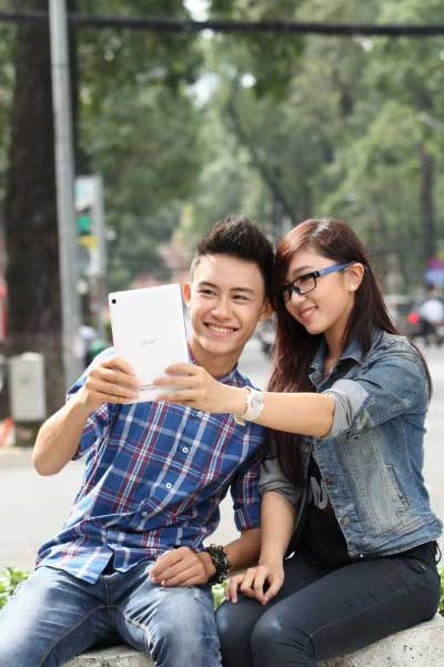 Iconia A1-811 phiên bản 3G với sắc màu thời trang