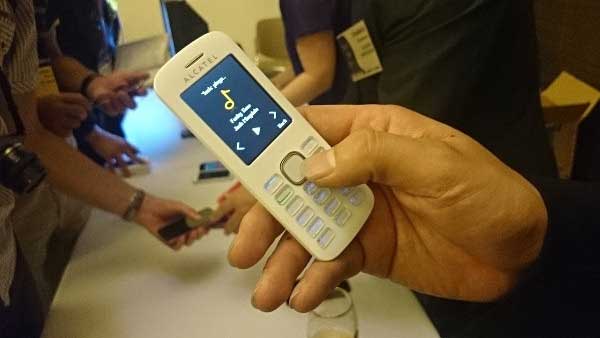 Thiết bị điều khiển smartphone từ xa Xuất hiện remote điều khiển smartphone từ xa