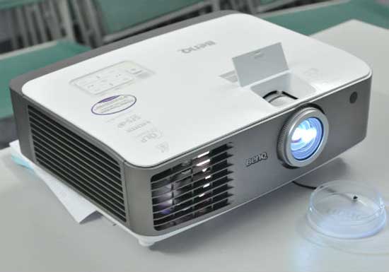 BenQ W1500 Máy chiếu không dây gần 50 triệu đồng