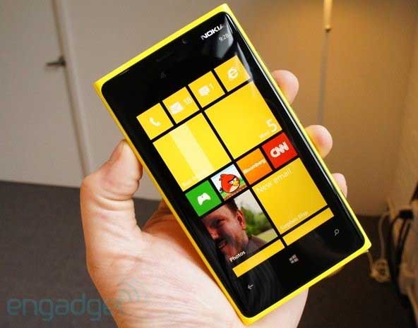 Nokia Lumia 920 5 smartphone đáng chú ý trong tầm giá 10 triệu đồng