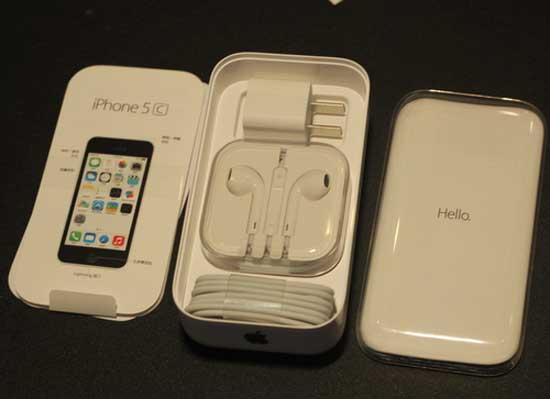 Phụ kiện đi kèm với cả iPhone 5C giống hệt 5 "Mở hộp" iPhone 5C vỏ nhựa đầu tiên về Việt Nam