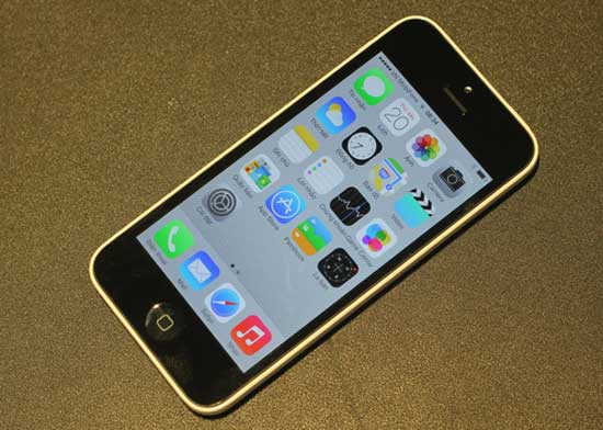 Máy có màn hình Retina 4 inch "Mở hộp" iPhone 5C vỏ nhựa đầu tiên về Việt Nam