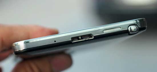 Cạnh trên Galaxy Note 3 Đánh giá Galaxy Note 3 - Bút cải tiến, pin tốt