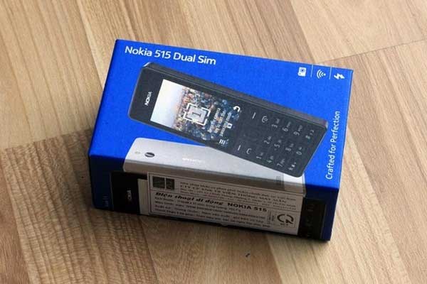 Nokia 515 Mở hộp Nokia 515 vỏ nhôm giá 3,5 triệu đồng
