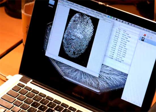 Touch ID có thể bị "qua mặt" bằng cách tạo dấu vân tay giả. Tin tặc công bố cách thức vượt qua Touch ID