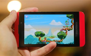 Angry Birds Stella đã có mặt trên BlackBerry 10