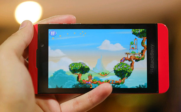 Angry Birds Stella đã có mặt trên BlackBerry 10