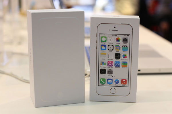 iPhone 6 đọ dáng với iPhone 5S