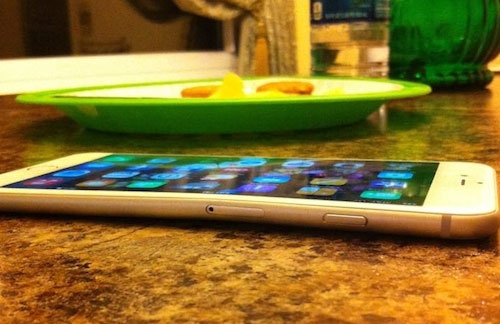 iPhone 6 Plus dễ bị biến dạng iPhone 6 Plus dễ bị biến dạng