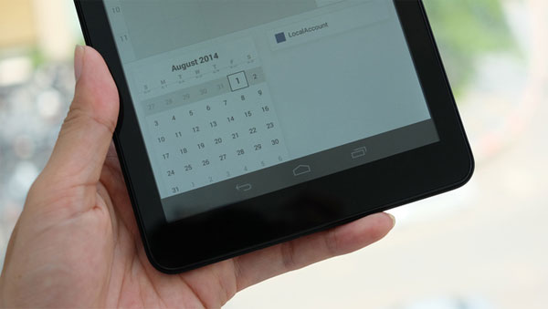 Mở hộp máy tính bảng 8 inch có 3G giá 5,5 triệu đồng Mở hộp máy tính bảng 8 inch có 3G giá 5,5 triệu đồng