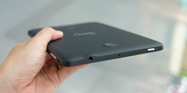 Mở hộp máy tính bảng 8 inch có 3G giá 5,5 triệu đồng Mở hộp máy tính bảng 8 inch có 3G giá 5,5 triệu đồng