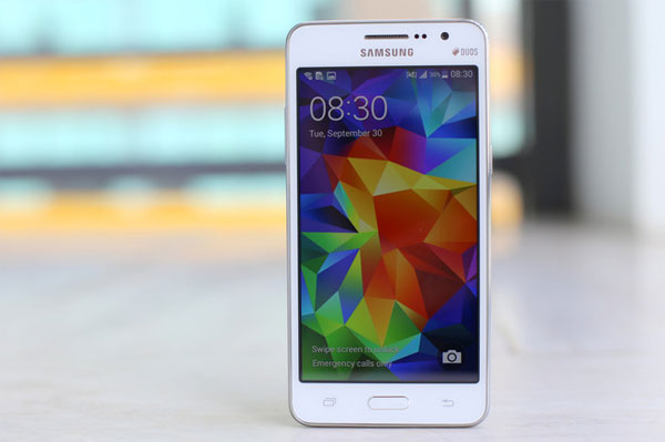 Smartphone camera trước 5 megapixel giá mềm của Samsung Smartphone camera trước 5 megapixel giá mềm của Samsung