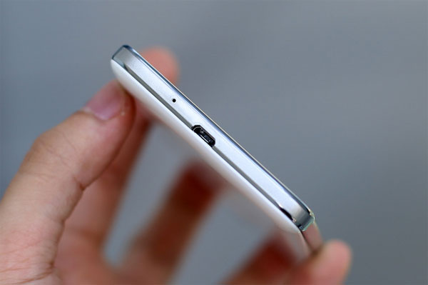 Smartphone camera trước 5 megapixel giá mềm của Samsung Smartphone camera trước 5 megapixel giá mềm của Samsung