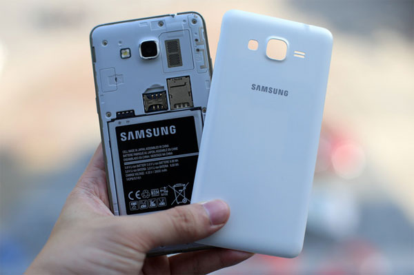 Smartphone camera trước 5 megapixel giá mềm của Samsung Smartphone camera trước 5 megapixel giá mềm của Samsung