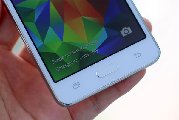 Smartphone camera trước 5 megapixel giá mềm của Samsung Smartphone camera trước 5 megapixel giá mềm của Samsung