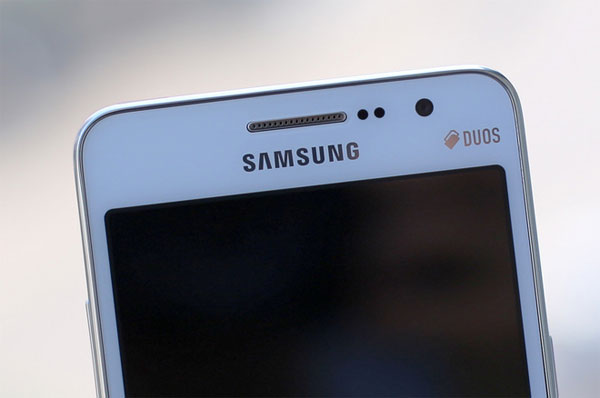 Smartphone camera trước 5 megapixel giá mềm của Samsung Smartphone camera trước 5 megapixel giá mềm của Samsung