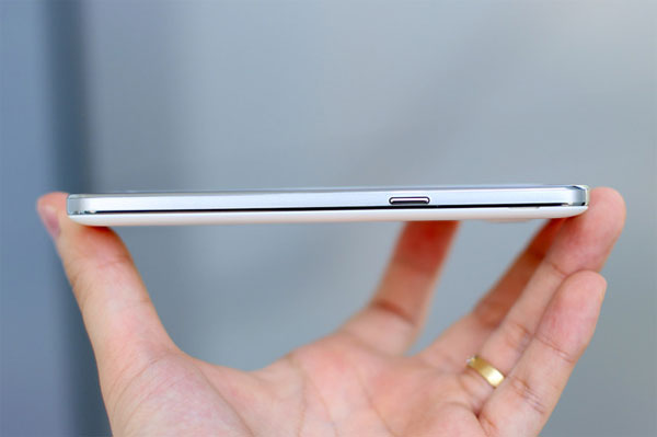 Smartphone camera trước 5 megapixel giá mềm của Samsung Smartphone camera trước 5 megapixel giá mềm của Samsung