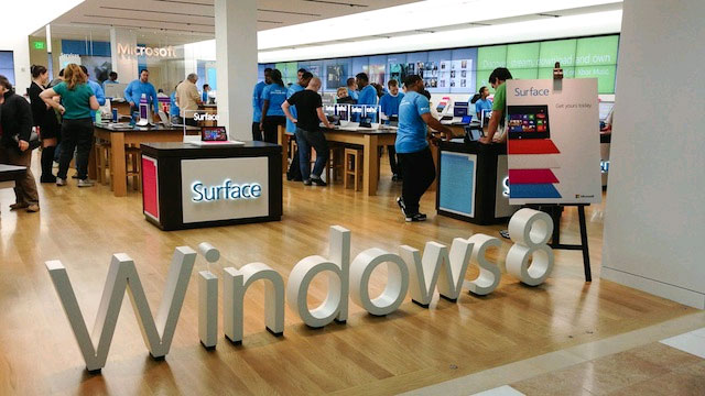 Cửa hàng của Microsoft thực sự cách Apple Store chẳng bao xa