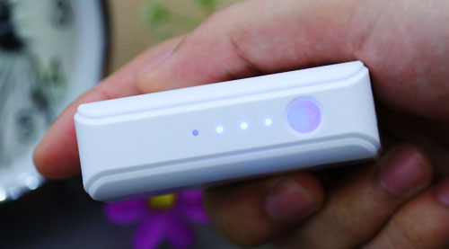 Pin sạc dự phòng tích hợp khả năng sạc nối tiếp