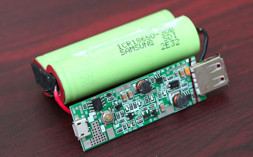 Pin sạc dự phòng tích hợp khả năng sạc nối tiếp