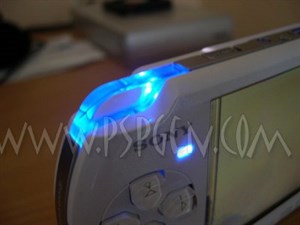 Máy PSP-3000 bị "chế" đầu tiên đã xuất hiện