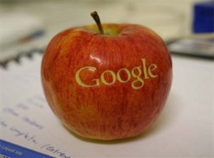 Apple và Google đối đầu