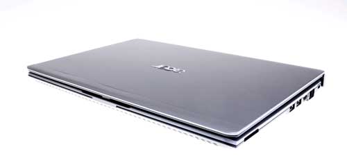 Máy dày chưa tới 3 cm. Ảnh: Acer.