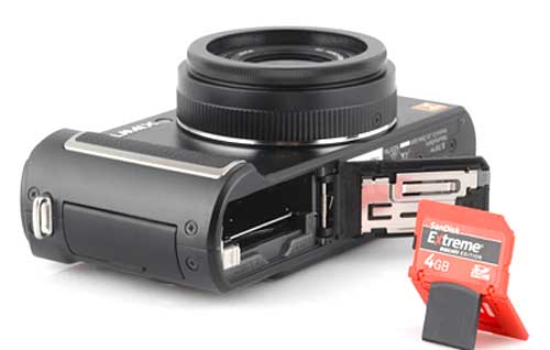 Panasonic Lumix LX3 đứng đầu danh sách máy ảnh bán chạy tại châu Á hơn một năm nay. Ảnh: Letsgodigital.