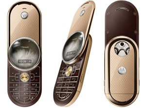Motorola ra mắt Aura kim cương giá 3.800 euro