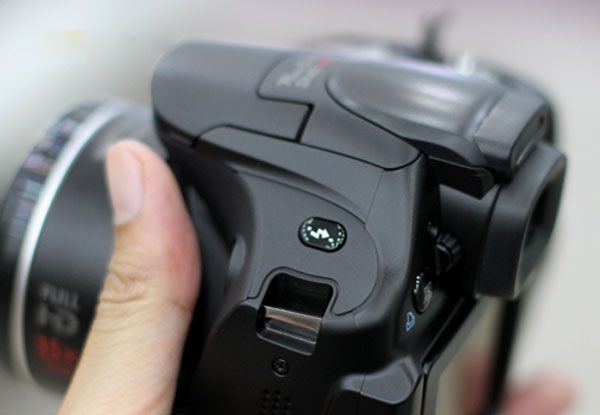 Canon SX40 HS dùng chip Digic V về VN