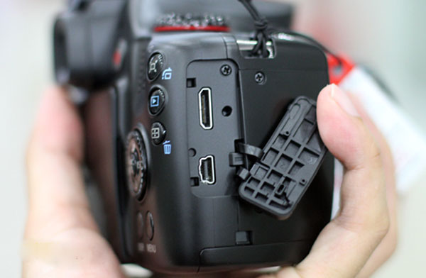 Canon SX40 HS dùng chip Digic V về VN