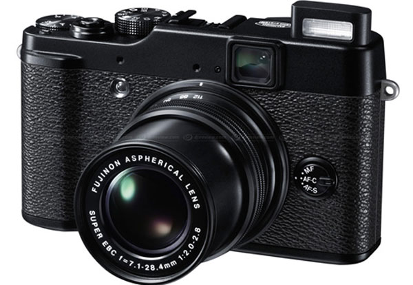 Fujifilm X10 giá 600 USD