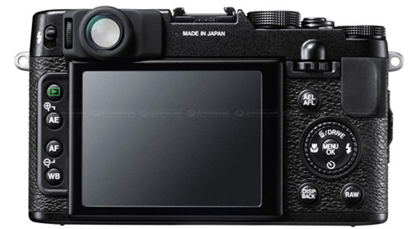 Fujifilm X10 giá 600 USD