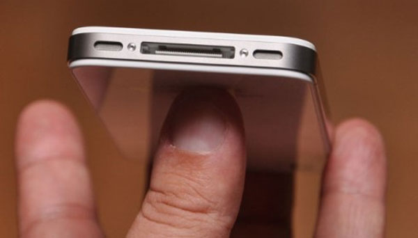 Khác biệt lớn nhất về thiết kế giữa iPhone 4S và iPhone 4