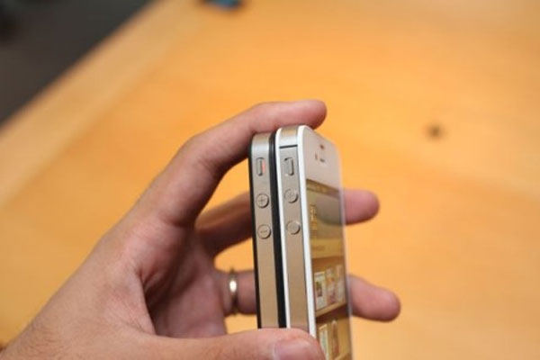 Khác biệt lớn nhất về thiết kế giữa iPhone 4S và iPhone 4