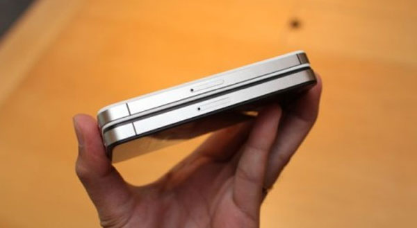 Khác biệt lớn nhất về thiết kế giữa iPhone 4S và iPhone 4