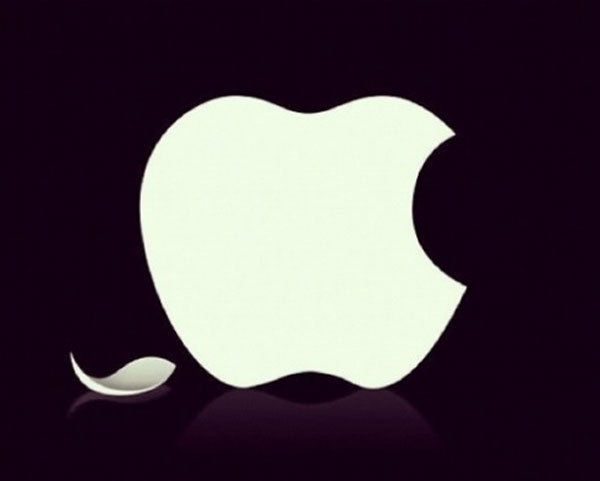 MacBook Pro biến thành chân dung Steve Jobs