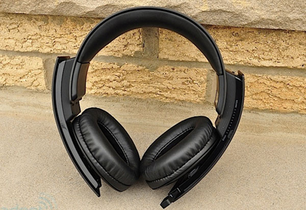 'Đập hộp' tai nghe không dây 7.1 PlayStation 3