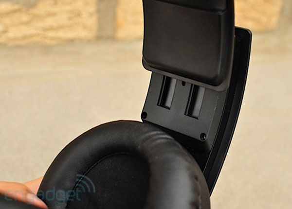 'Đập hộp' tai nghe không dây 7.1 PlayStation 3