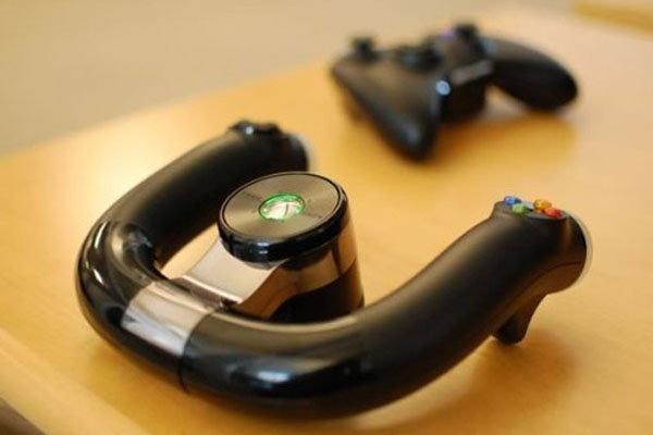 Vô lăng không dây cho dân đua xe trên Xbox