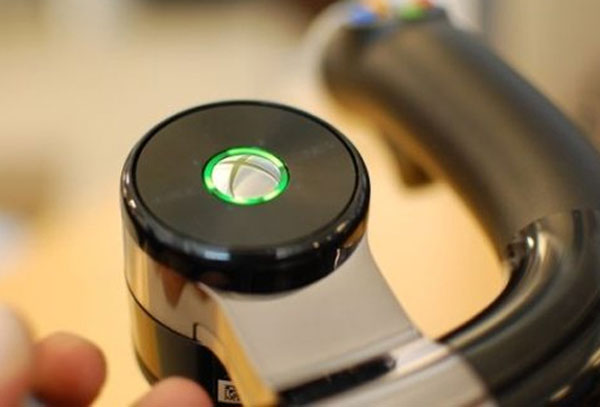 Vô lăng không dây cho dân đua xe trên Xbox