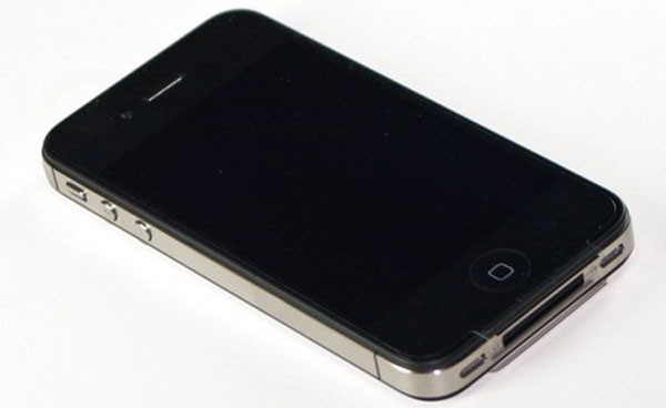 Khám phá “nội thất” iPhone 4S