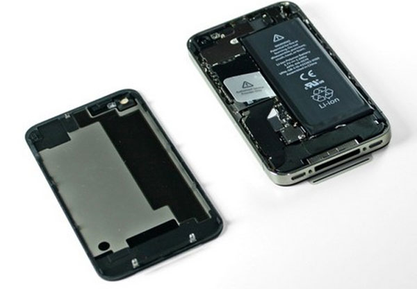 Khám phá “nội thất” iPhone 4S