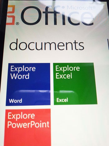 HTC Titan: Màn hình cực lớn cùng thiết kế mỏng ấn tượng