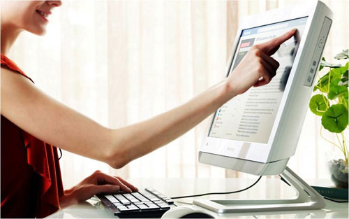 Máy tính all-in-one màn hình cảm ứng giá rẻ của Lenovo