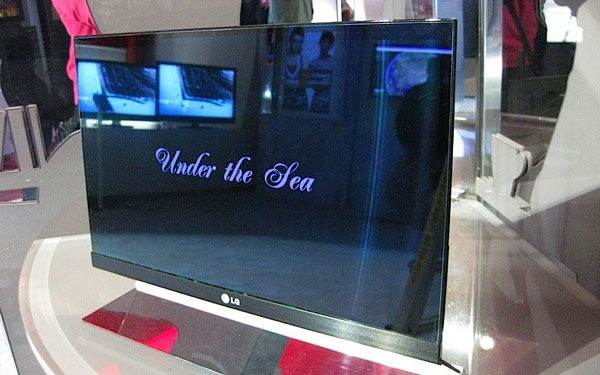 Hãng Đài Loan đầu tiên ra TV OLED